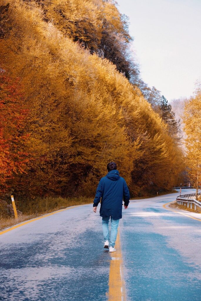 九州女子の一人旅に最適な秋の服装は？